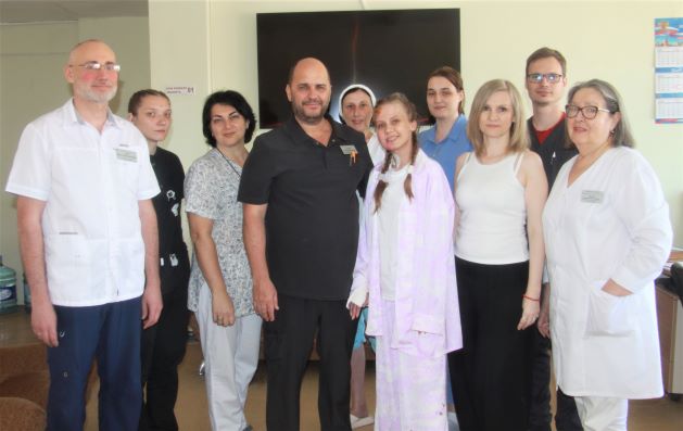 Из Ожогового центра выписали 21-летнюю пациентку, получившую ожоги в пылавшей после ДТП машине